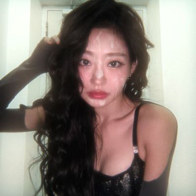 Julie - cum on face