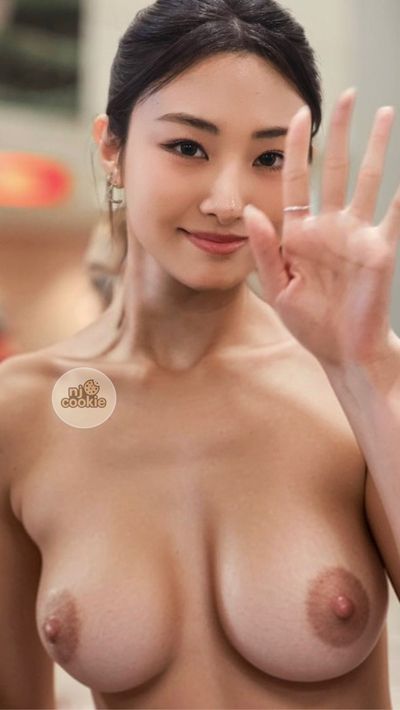 Gawon - shows tits